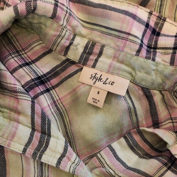 Soft Mint Green and Lavendar Flannel Button-down Blouse with Front Pocket - Picture 3 of 3